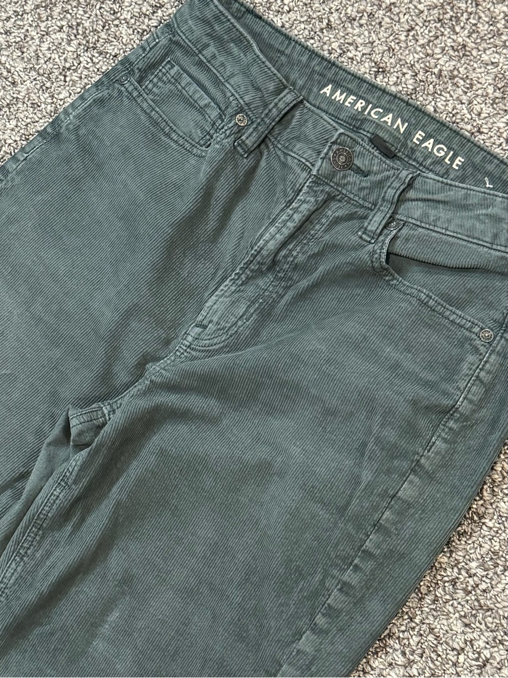 American Eagle Outfitters High-Rise Straight Leg “Mom” Jeans in Green - Picture 3 of 6